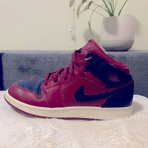 Air Jordan mid 1 GS Team red/black/white